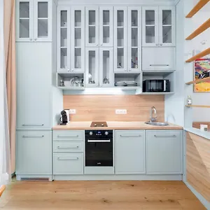 Apartment Central With Garden View, Wien