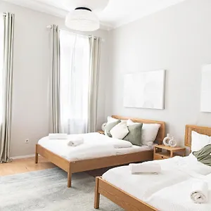 Apartment Spacious Apartment, 3 Min To U1 Reumannplatz, Wien