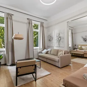 Apartment Stylish Apartment, Next To Schloss Belvedere, Wien